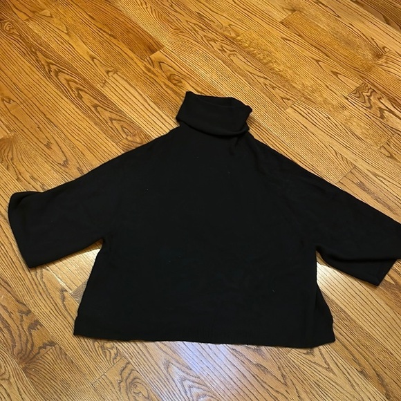 Women’s Black Cashmere Turtleneck Sweater